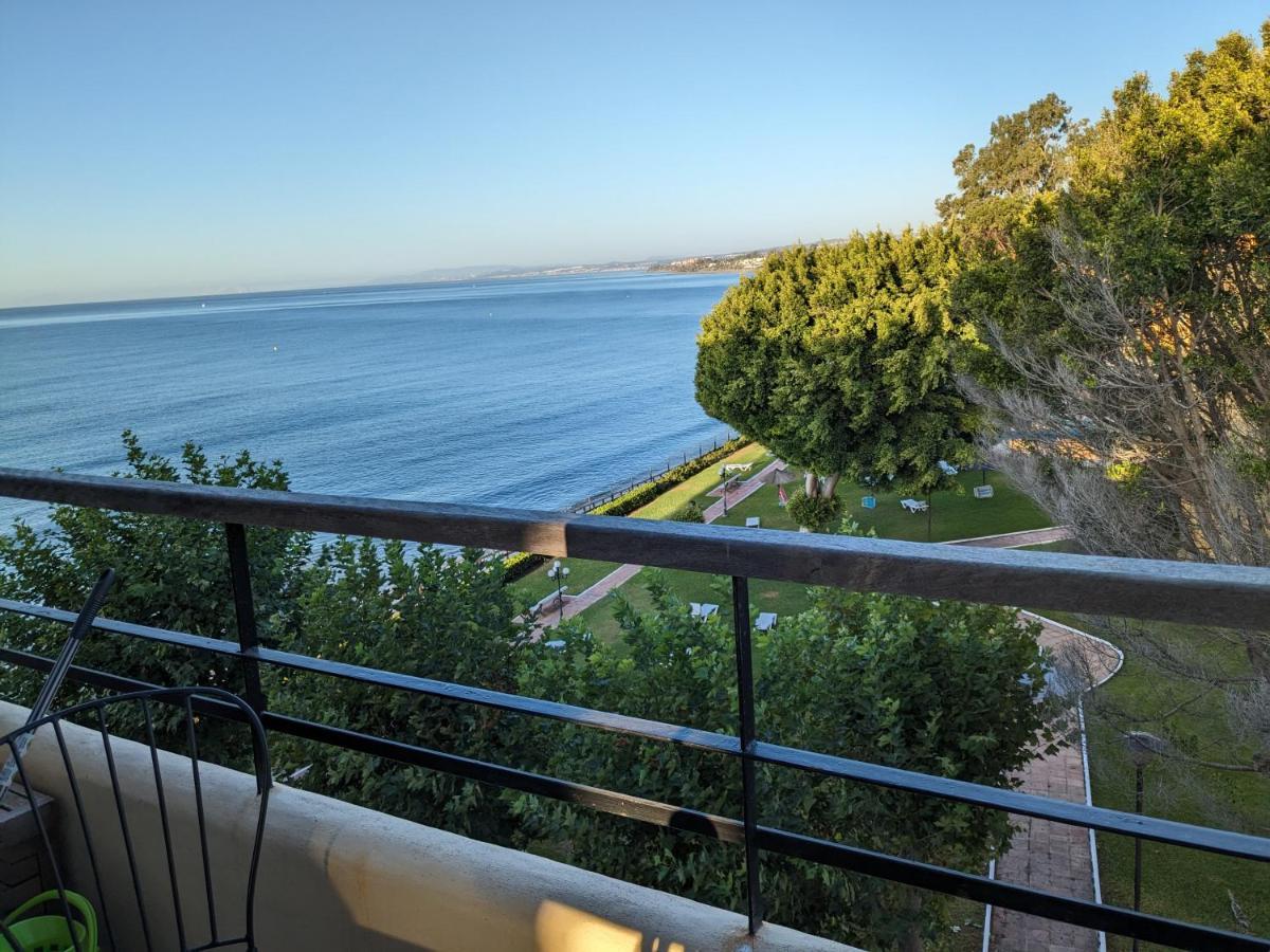 Seaside View Apartment Estepona Esterno foto